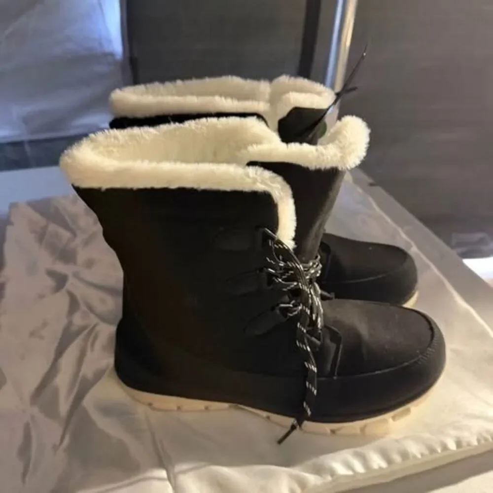 New Women's Black Winter Boots Faux Fur - Picture 1 of 6
